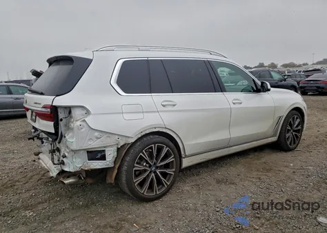 2021 BMW X7 xDrive40I z USA, uszkodzony, nr VIN 5UXCW2C03M9G47868